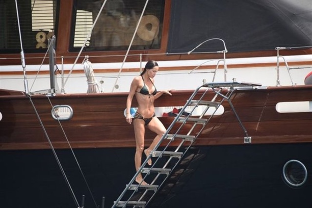 Ebru Şallı Tatilde