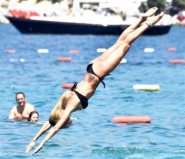 Çağla Şıkel Bodrum'da