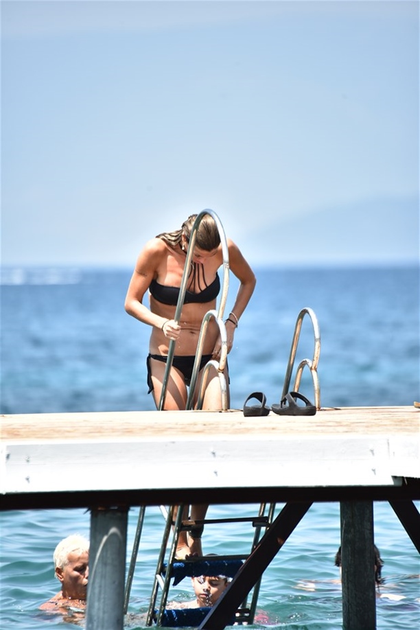 Çağla Şıkel Bodrum'da