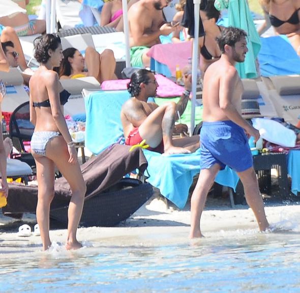 Hande Subaşı sevgilisi Altuğ Leblebici, Çeşme’de aşka geldi!