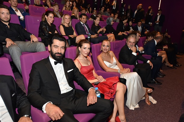 Cingöz Recai Galasına Ünlü akını