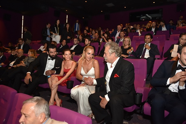 Cingöz Recai Galasına Ünlü akını