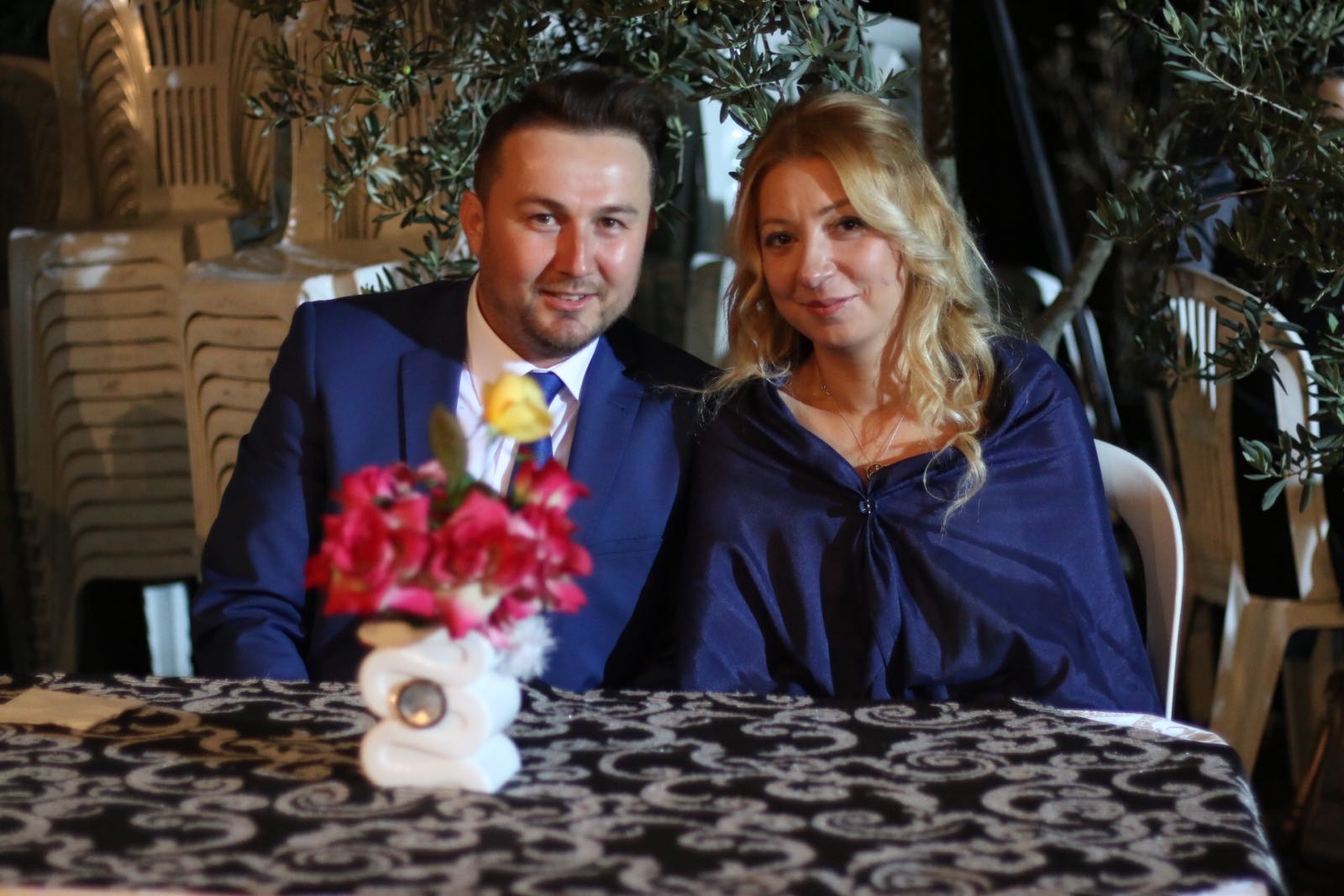 Cemil İpekçi: Azra Akın gelinliğini parçaladı Cemil İpekçi: Azra Akın gelinliğini parçaladı