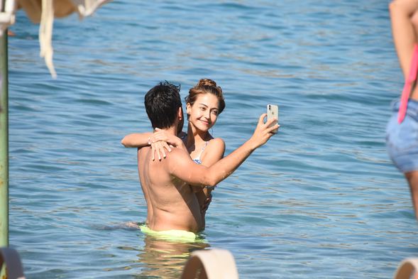 Tuğba Melis Türk ve kardeşi Mustafa Kemal Türk'ün selfie aşkı