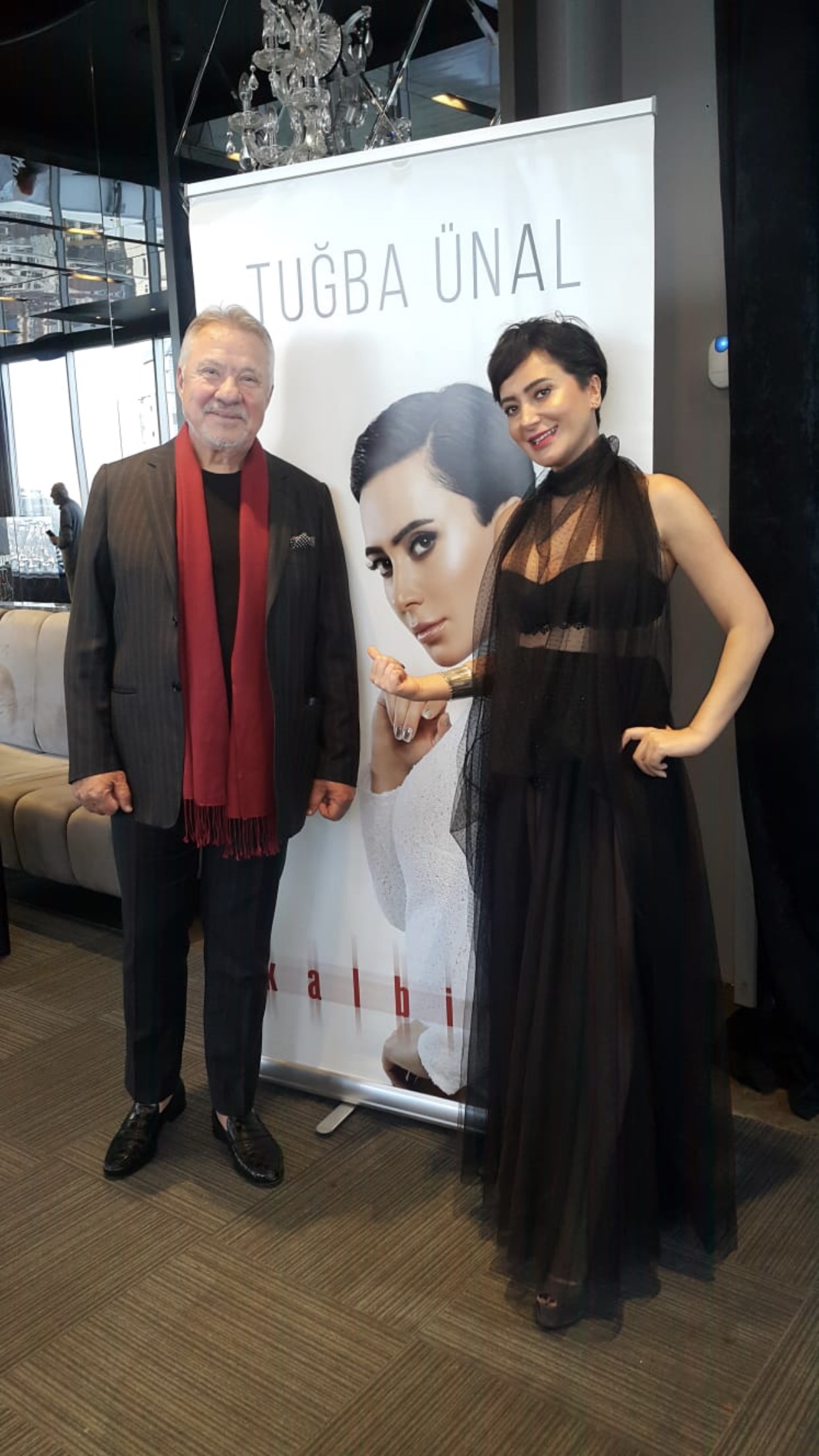 Tuğba Ünal,Müzik Dünyasına adım attı