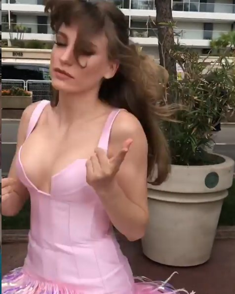 Serenay Sarıkaya hayatını yeniledi!