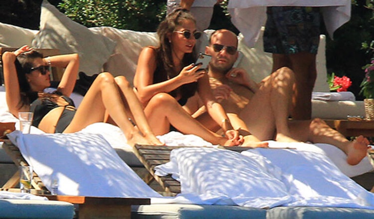 Demet Özdemir'in plaj şıklığı!