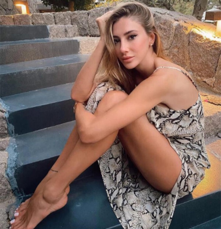 Şeyna Subaşından Özel Pozlar