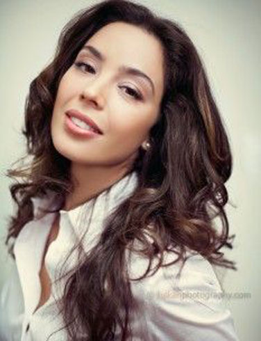 Azra Akın