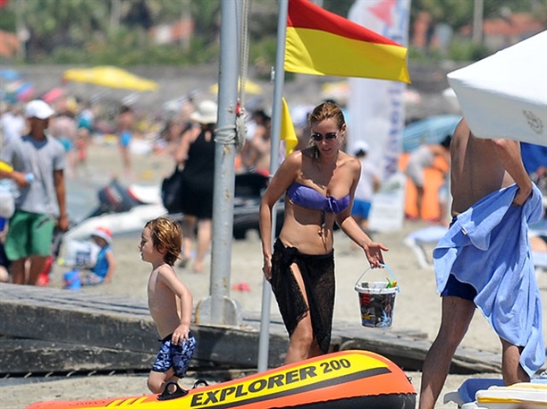 Gamze Özçelik Göz Kamaştırdı!