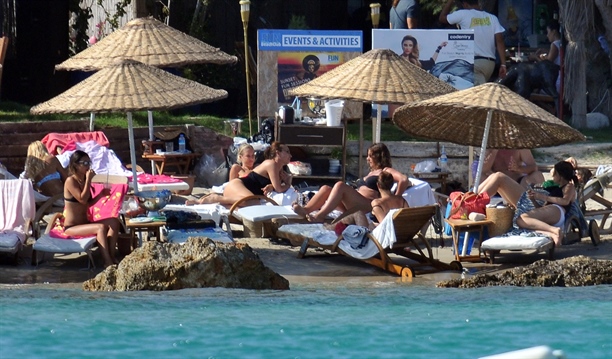 Demet Akbağ tatilde!