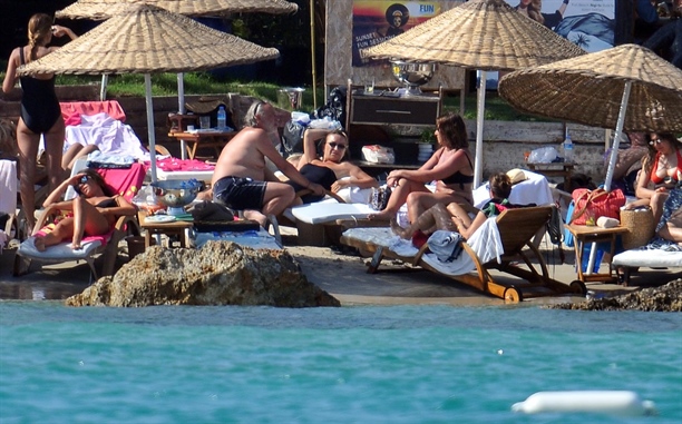 Demet Akbağ tatilde!