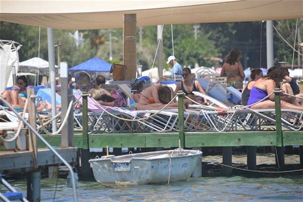 Simge Fıstıkoğlu Tatilde