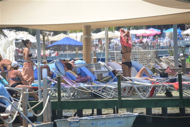 Simge Fıstıkoğlu Tatilde