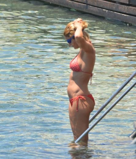 Ece Vahapoğlu tatilde!