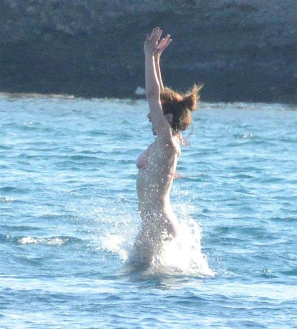 Gökçe Bahadır'ın tekne keyfi!