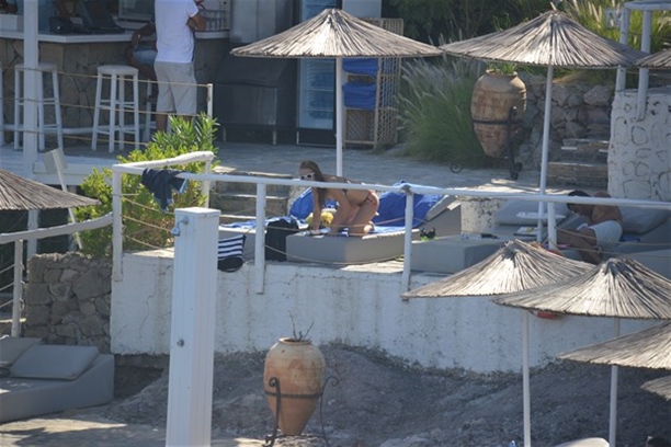 Elif Atakan her pozisyonda okudu!