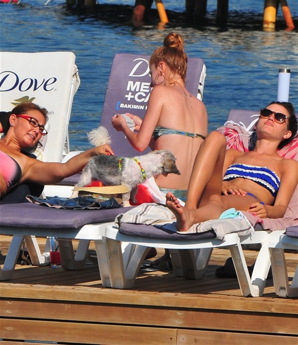 İpek Yaylacıoğlu'nun deniz sefası!