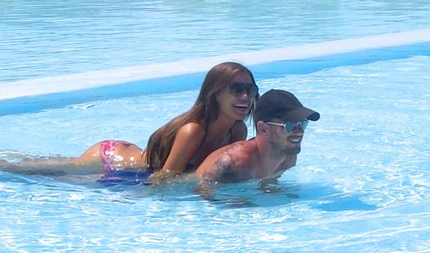 Sneijder ve Yolanthe aşk tatilinde