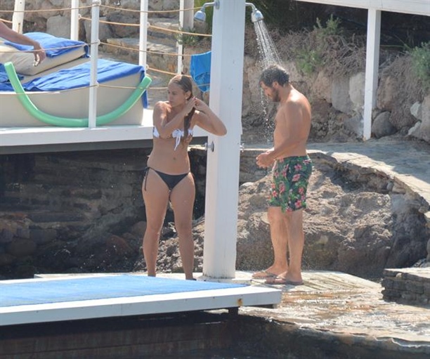 Ceyhun Fersoy ile Begüm Öner'in aşk tatili!