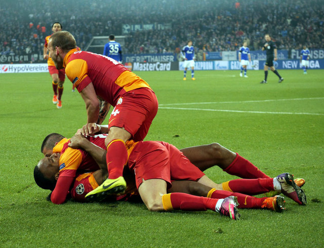 Galatasaray, Shalke'yi Veltins Arena'ya gömdü!