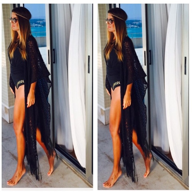 Özlem Yıldız Bikinili