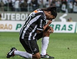 Ronaldinho evini basarlar diye korktu