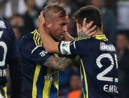 Derbi maçın tribününde servet