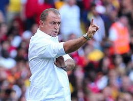 Terim'in imzası UEFA'da manşet