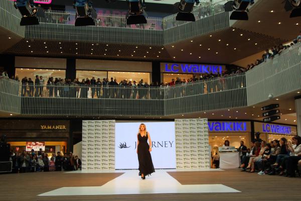 Ünlü Mankenler Bolu’da Podyuma çıktı