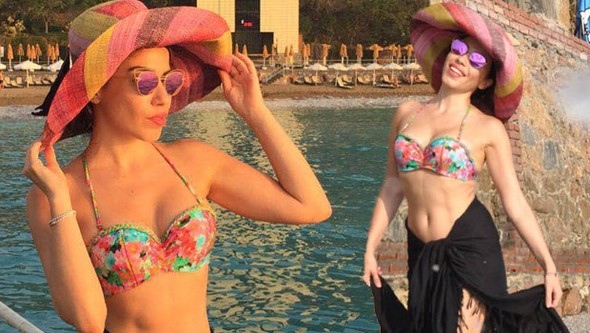 Burcu Güneş tatilde