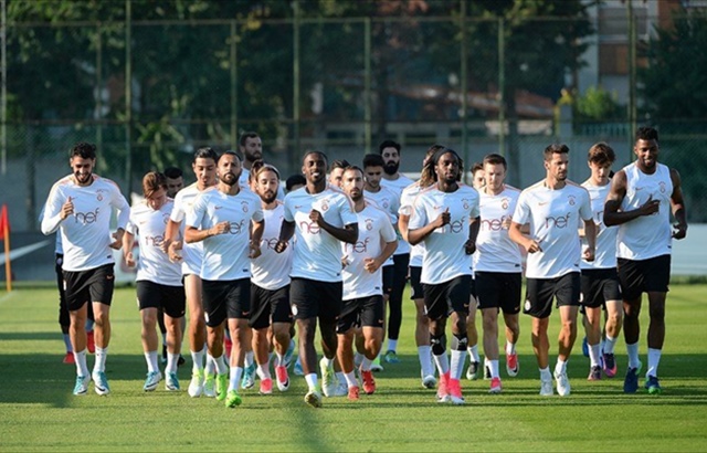 Galatasaray hazırlıklarını sürdürdü