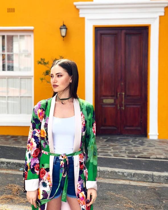 Fahriye Evcen uzadı! 