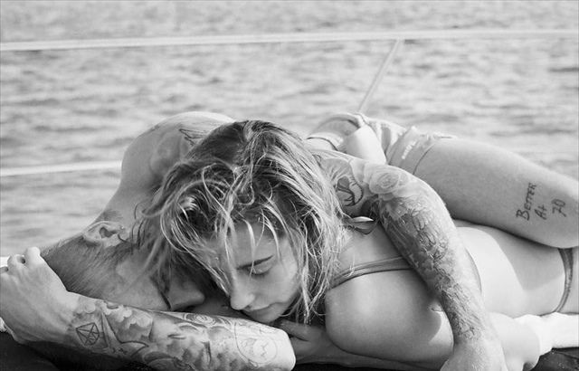 Ünlü manken Hailey Baldwin soyadını değiştirdi!  