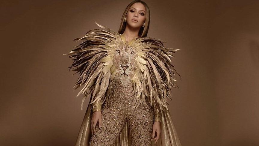 Beyonce Rufat İsmayil tasarımı ayakkabı giydi