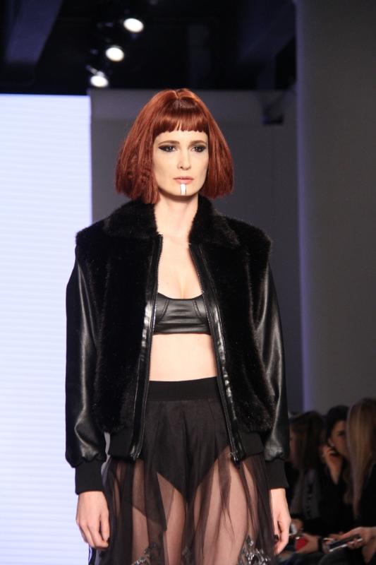 Moda haftasında transparan haykırış