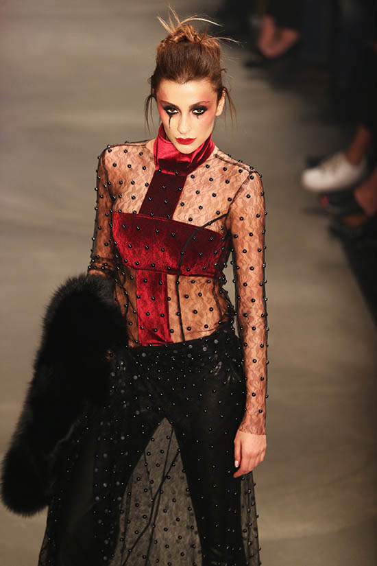 Çağla Şikel matem defilesinde