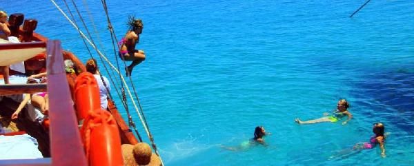 Güzeller Bodrum'u ısıttı