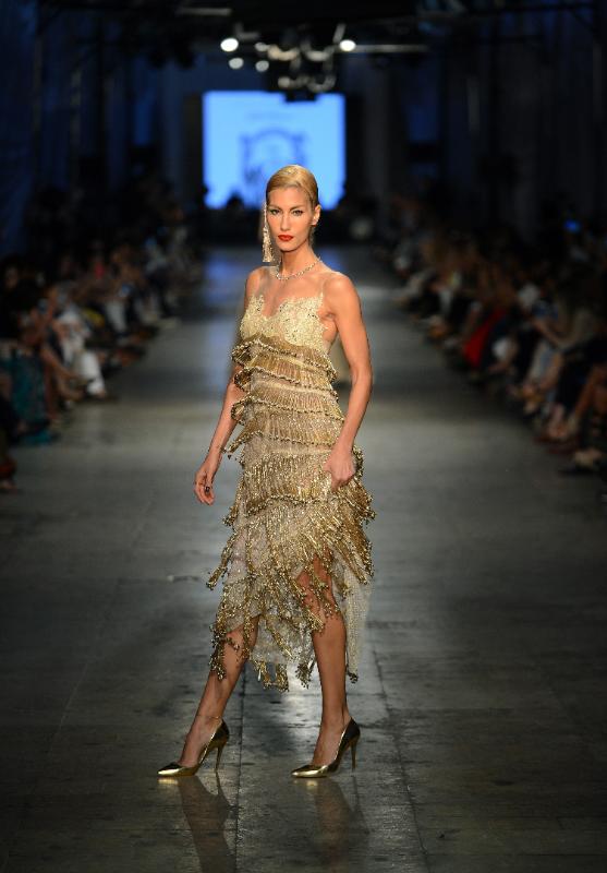 “Golden Bazaar”Defilesi