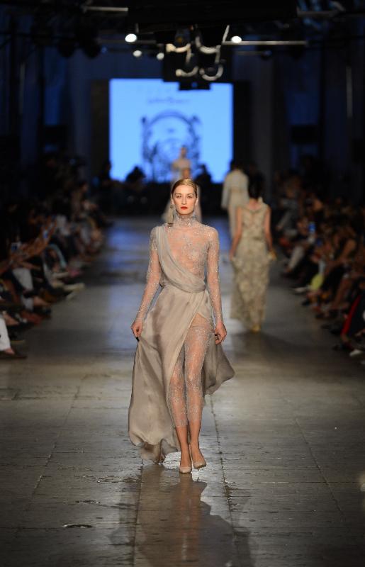 “Golden Bazaar”Defilesi