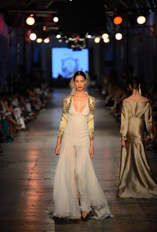 “Golden Bazaar”Defilesi