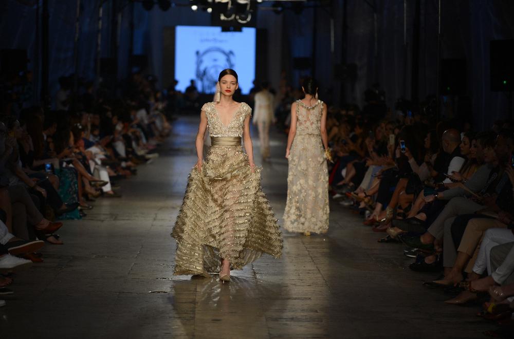 “Golden Bazaar”Defilesi