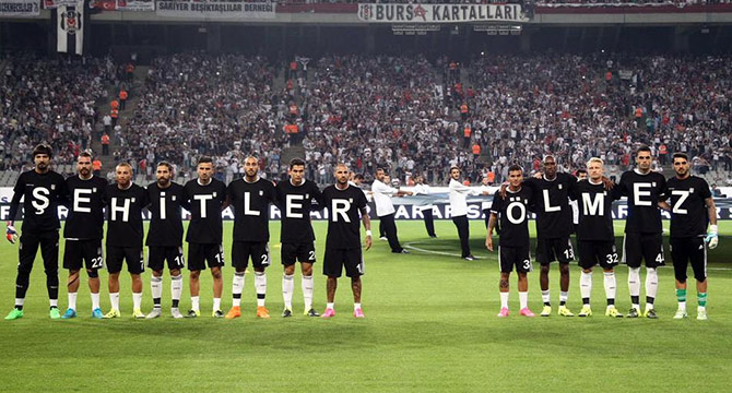 Beşiktaş şehitlerimizi unutmadı!